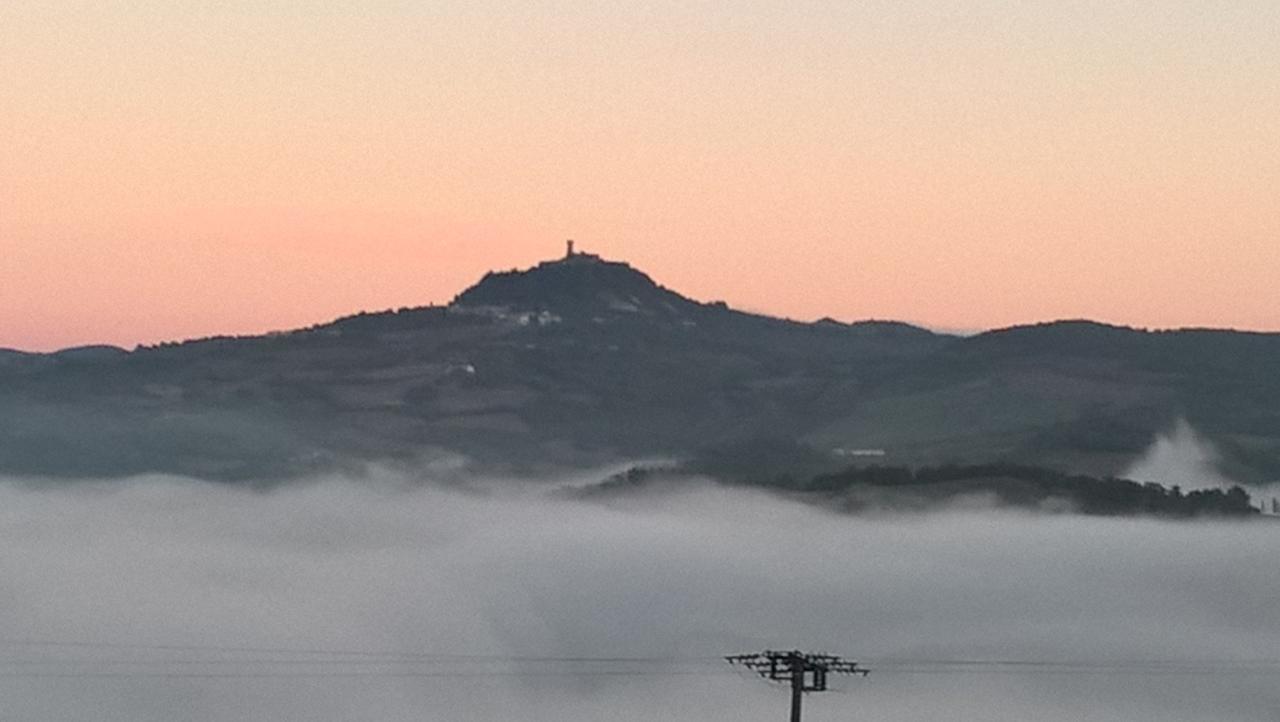 Agriturismo Corvaia Radicofani Bagian luar foto